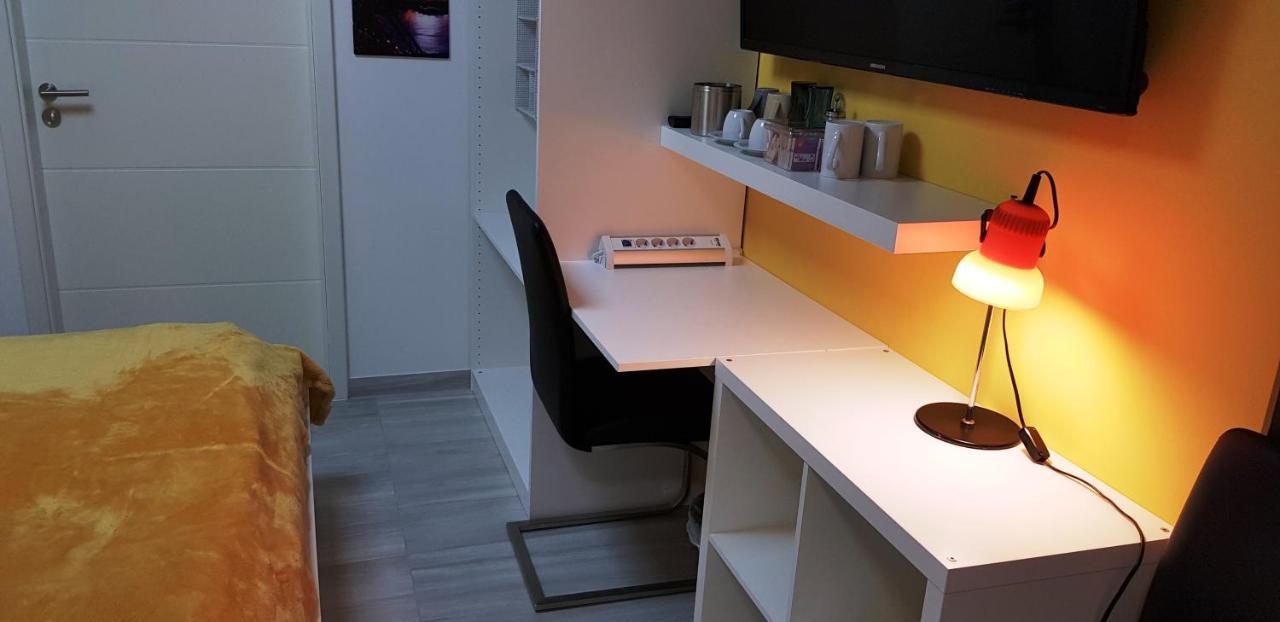 Ferienwohnung Klein Und Fein Erftstadt Exterior foto